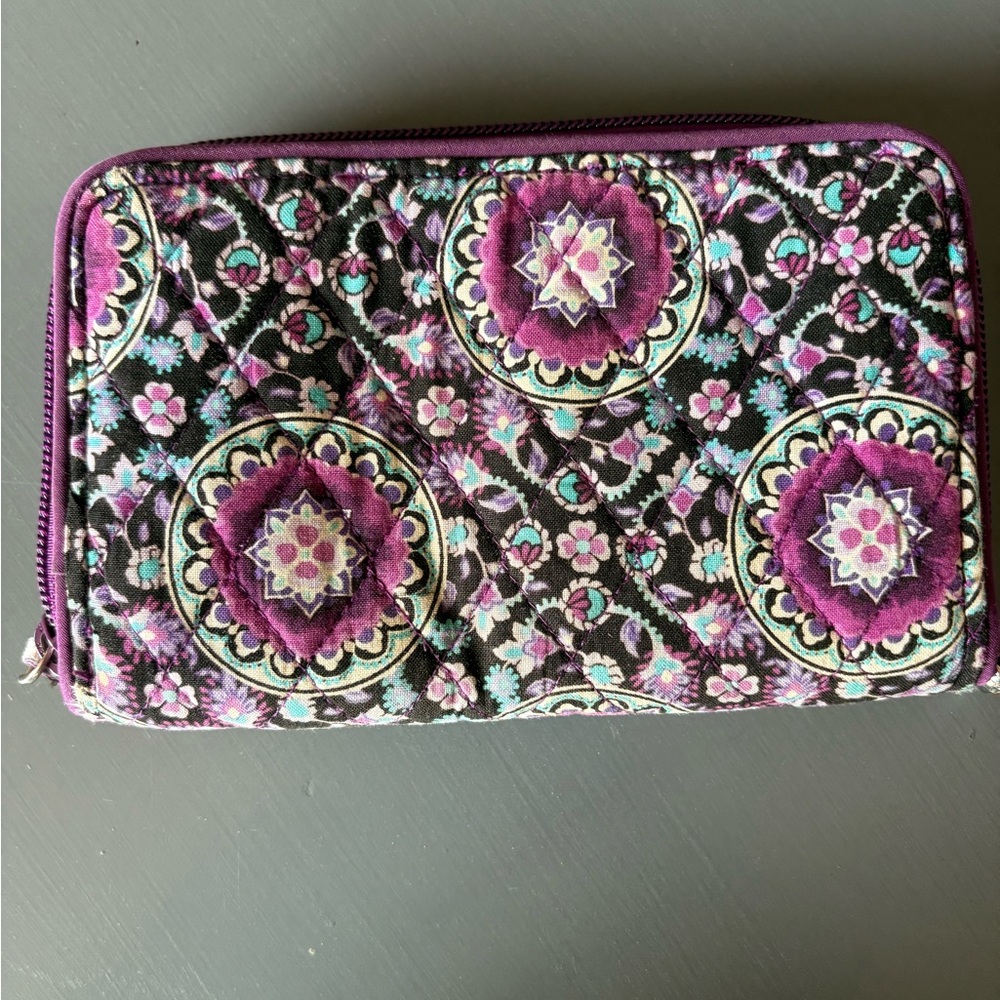 Elegant Floral Vera Bradley Women's Wallet - Picture 3 of 7
